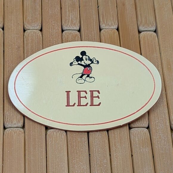 Vintage Disneyland 1980's Cast Members Double Letter Engraving LEE Name Tag - Picture 1 of 2